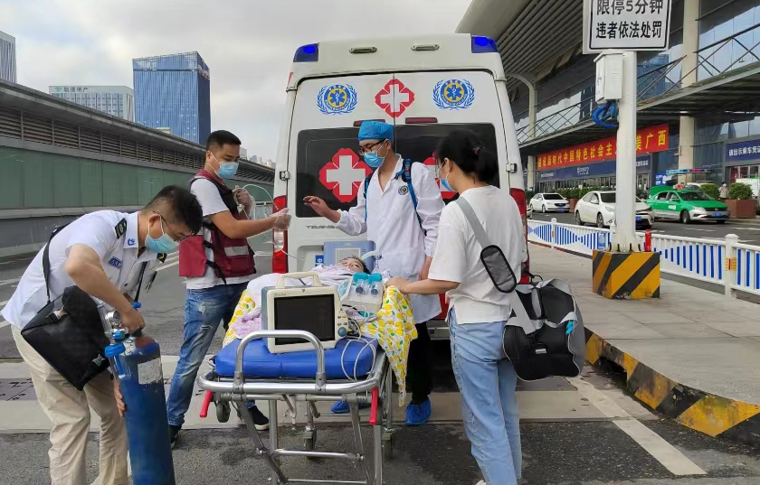 乳山市救护车出租公司